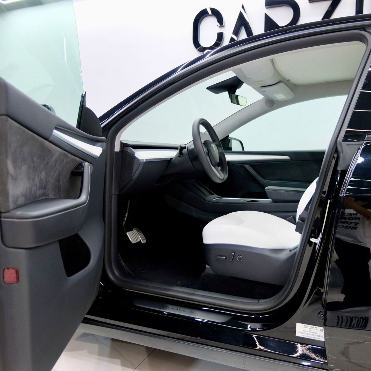 Tesla Model Y Performance (AWD) Tesla Model Y Performance | Under Tesla Warranty | GCC Specs