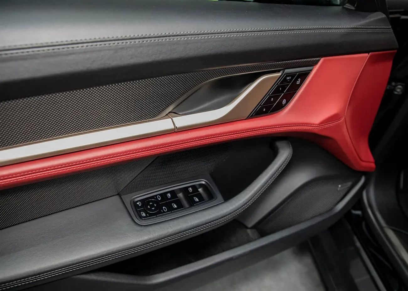 بورش تايكان Turbo S (755 HP)