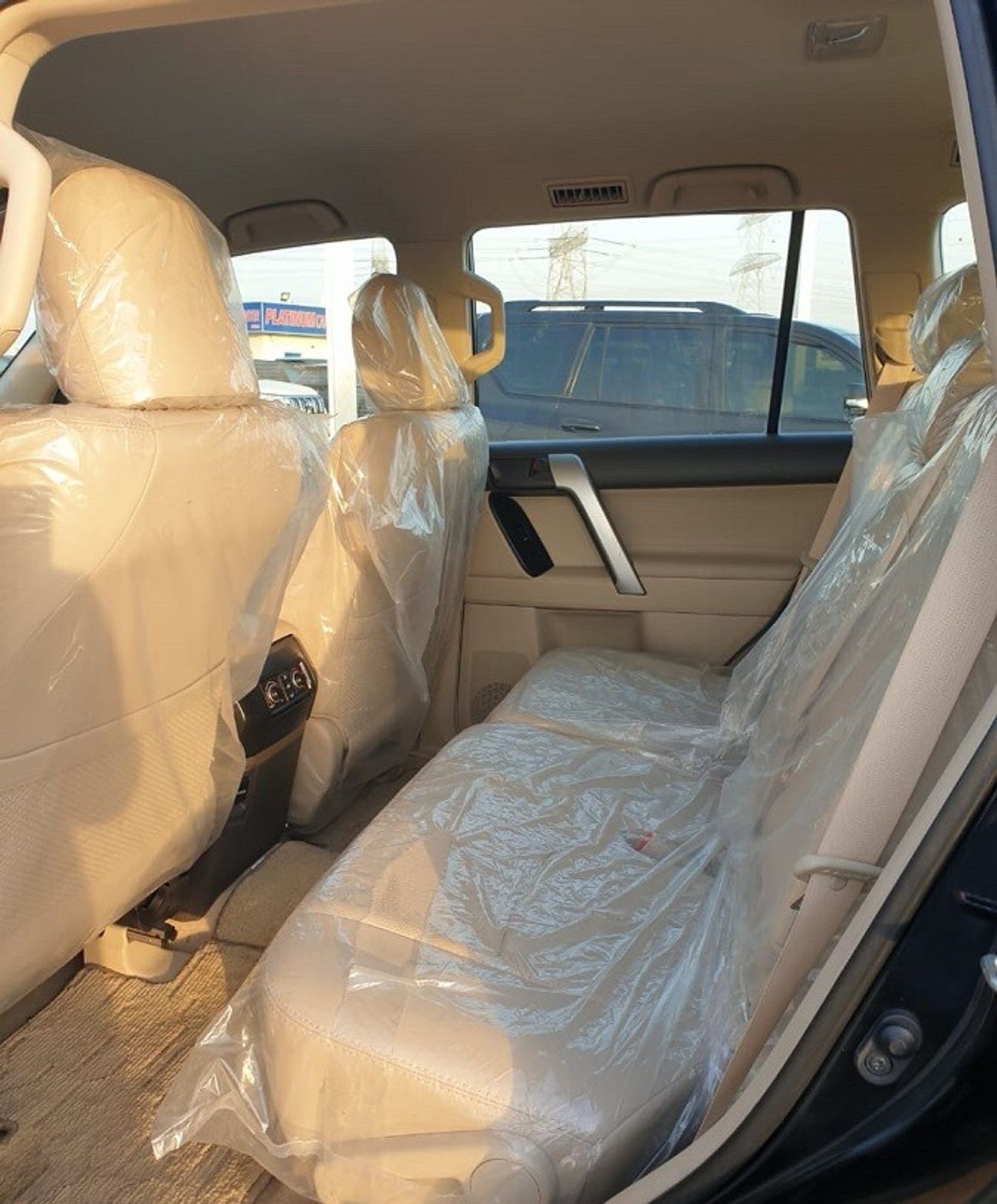 تويوتا برادو 2.7L - TXL (PETROL)