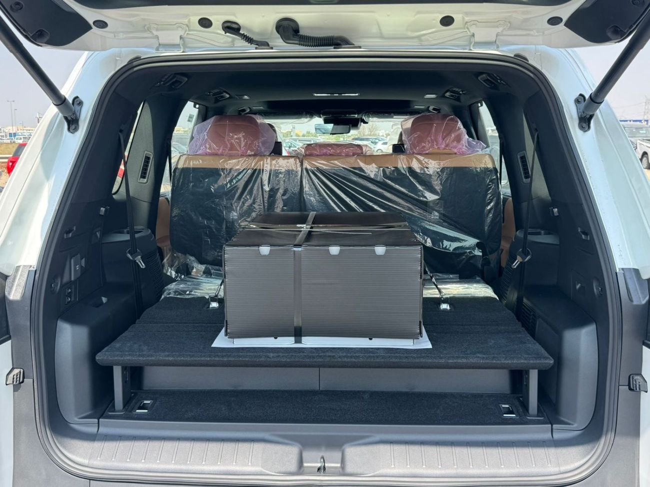 لكزس LX 700h 2025 LEXUS LX700 H 3.5L V6 EXECUTIVE GCC SPEC