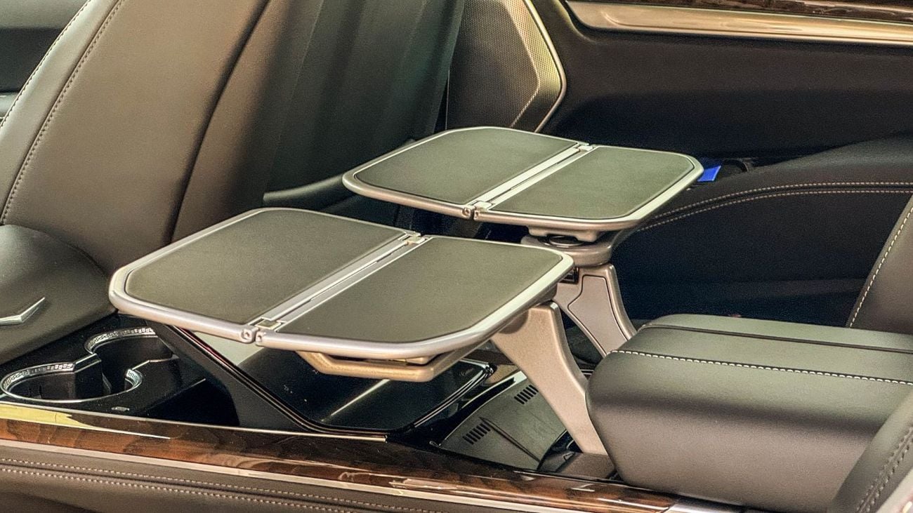 كاديلاك إسكالاد Sport Platinum Executive 6.2L V8 4WD 2026 Brand New American Specs