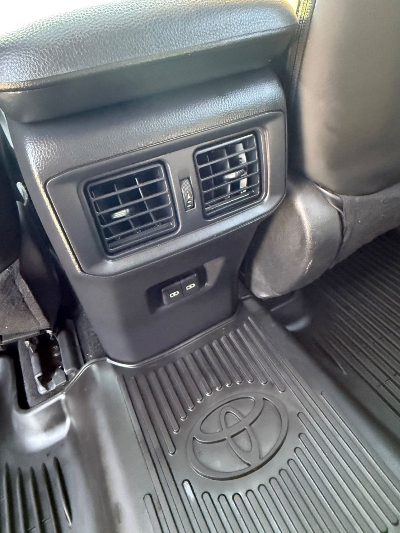 تويوتا راف ٤ VXR HEV 2.5L (219 HP) AWD