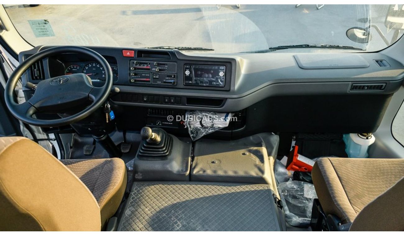 تويوتا كوستر 4.2L V6 M/T Diesel 23 passengers - 16″ wheels - brown interior