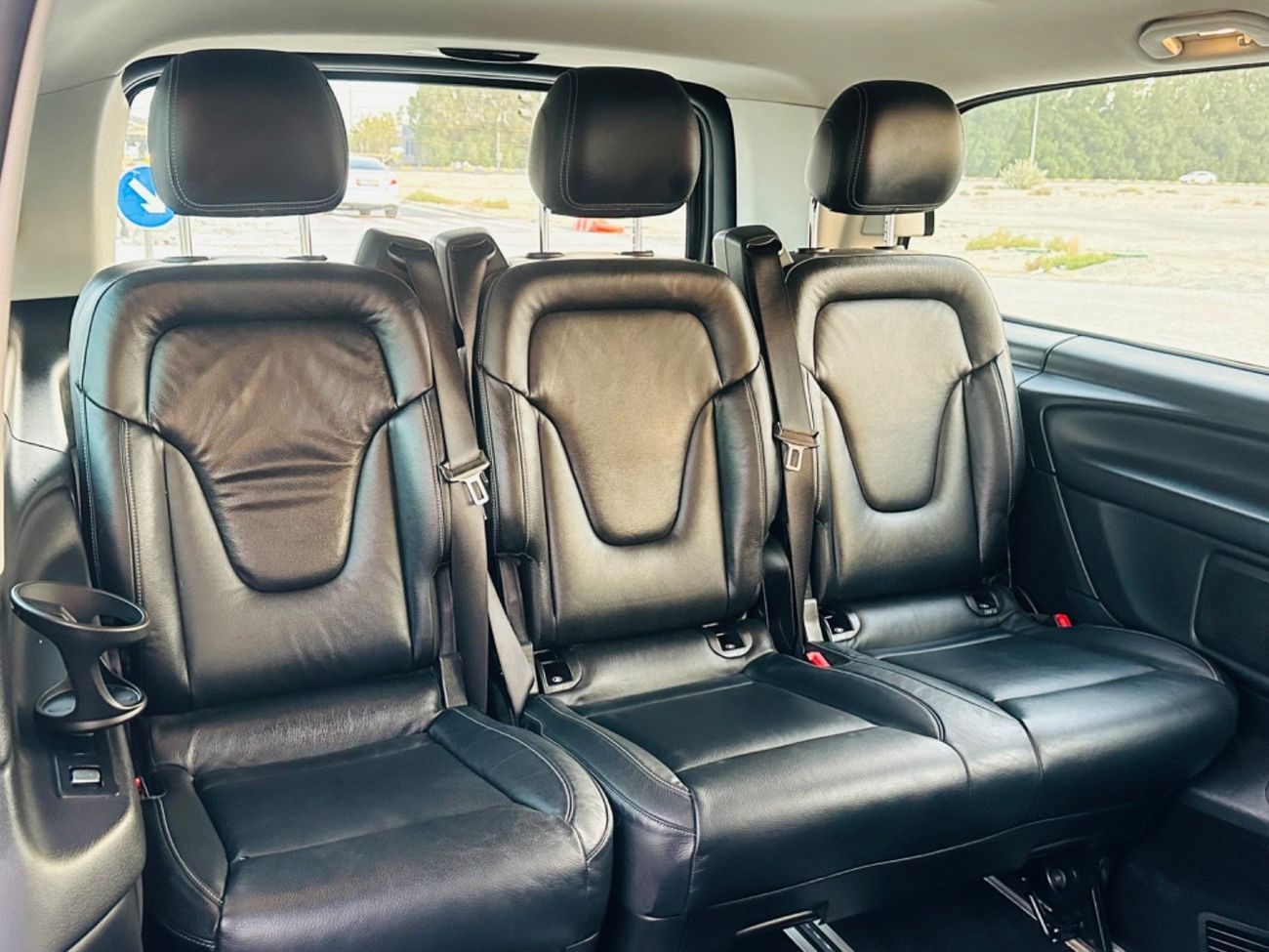 مرسيدس بنز V 250 موديل 2019 خليجي حاله ممتازه من الداخل والخارج صبغ الوكاله مالك واحد من الوكاله