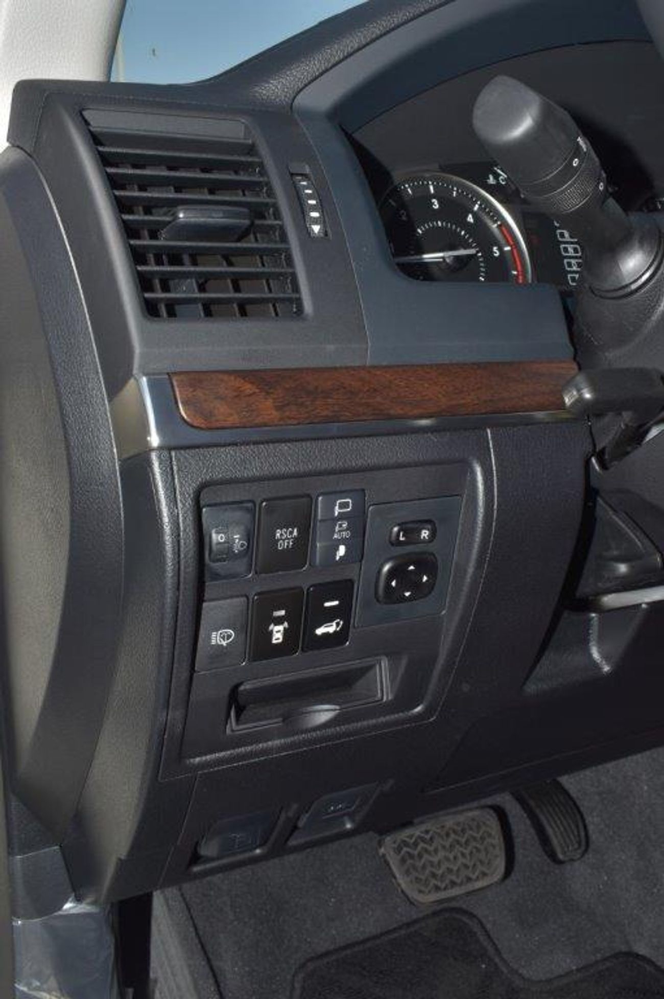 Toyota Land Cruiser 200 GXR V8 4.5L Diesel Automatic LIMITED