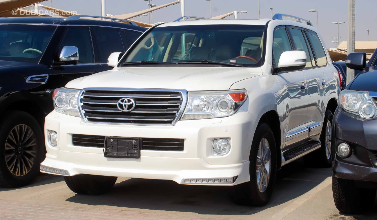 Toyota Land Cruiser GXR V8