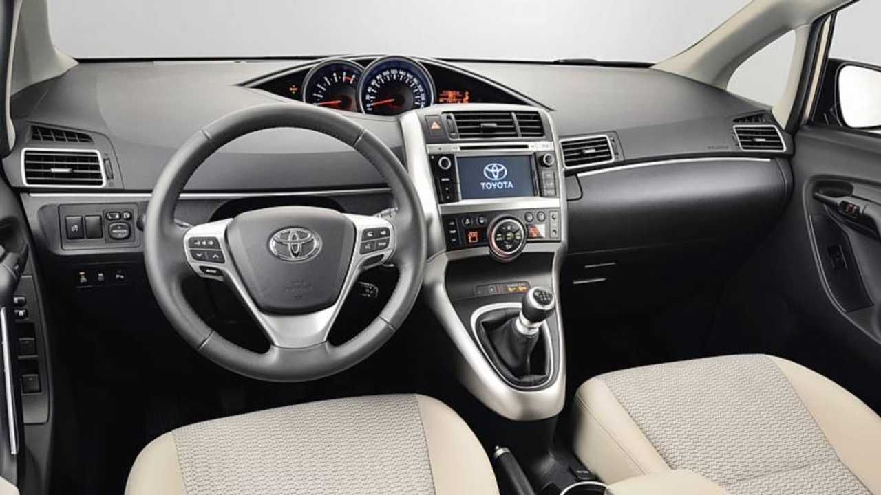 Toyota Verso interior - Cockpit