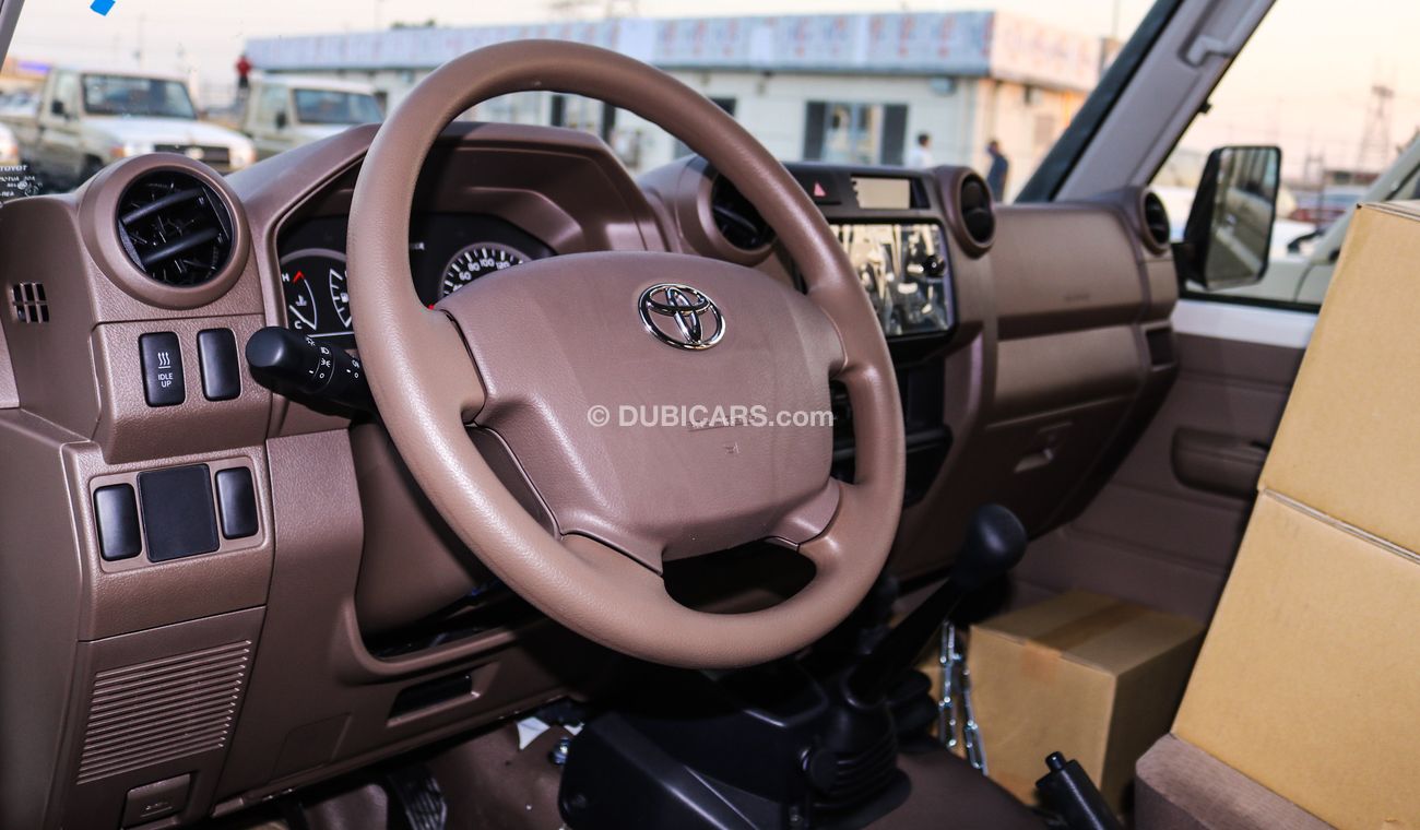 Toyota Land Cruiser Pick Up V8