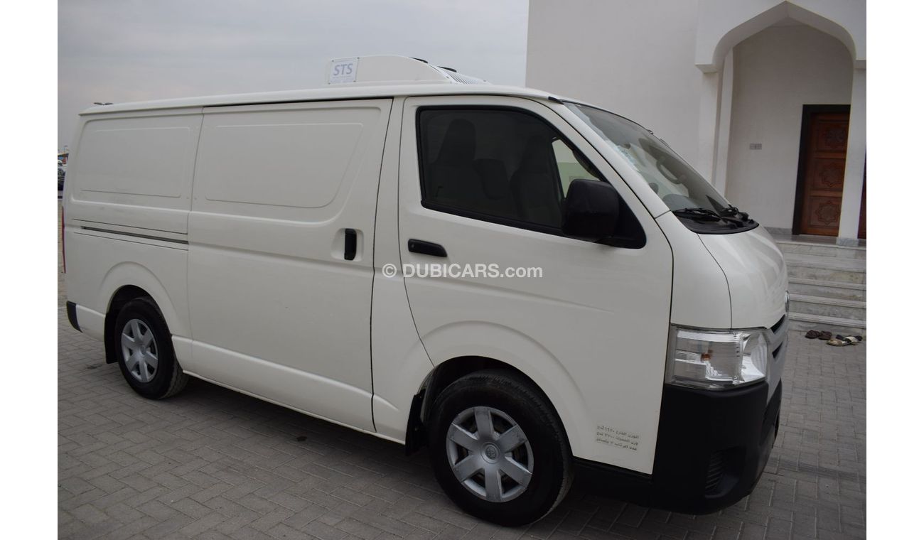 Toyota Hiace GL - Standard Roof Toyota Hiace Chiller, model:2016. Free of accident