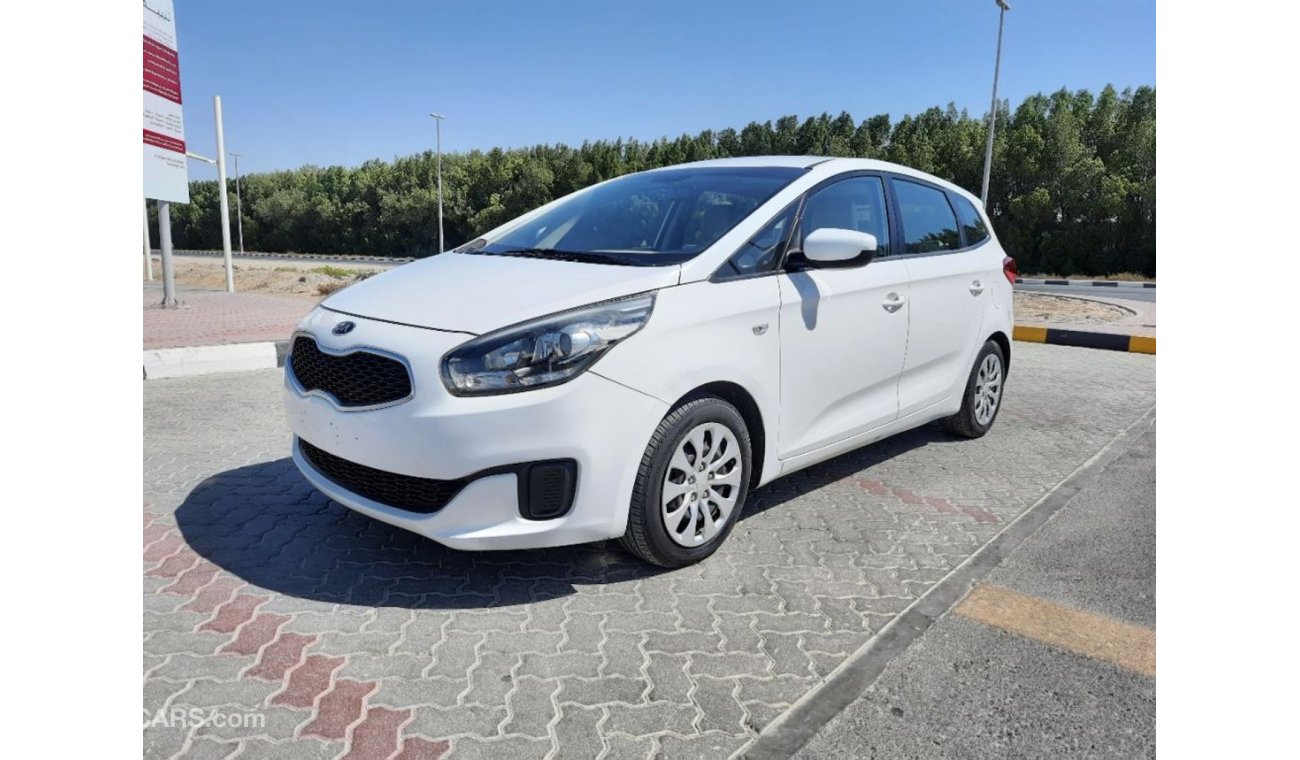 Kia Carens Kia Carens 2015 gcc very good car