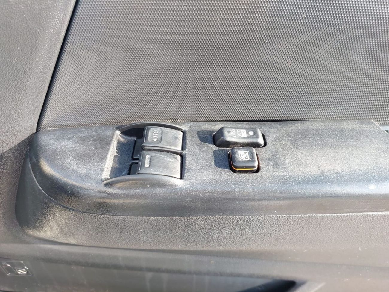 تويوتا هاياس TOYOTA HIACE COMMUTER VAN RHD 2015 MODEL 3.0 L DIESEL AUTOMATIC(PM16486)