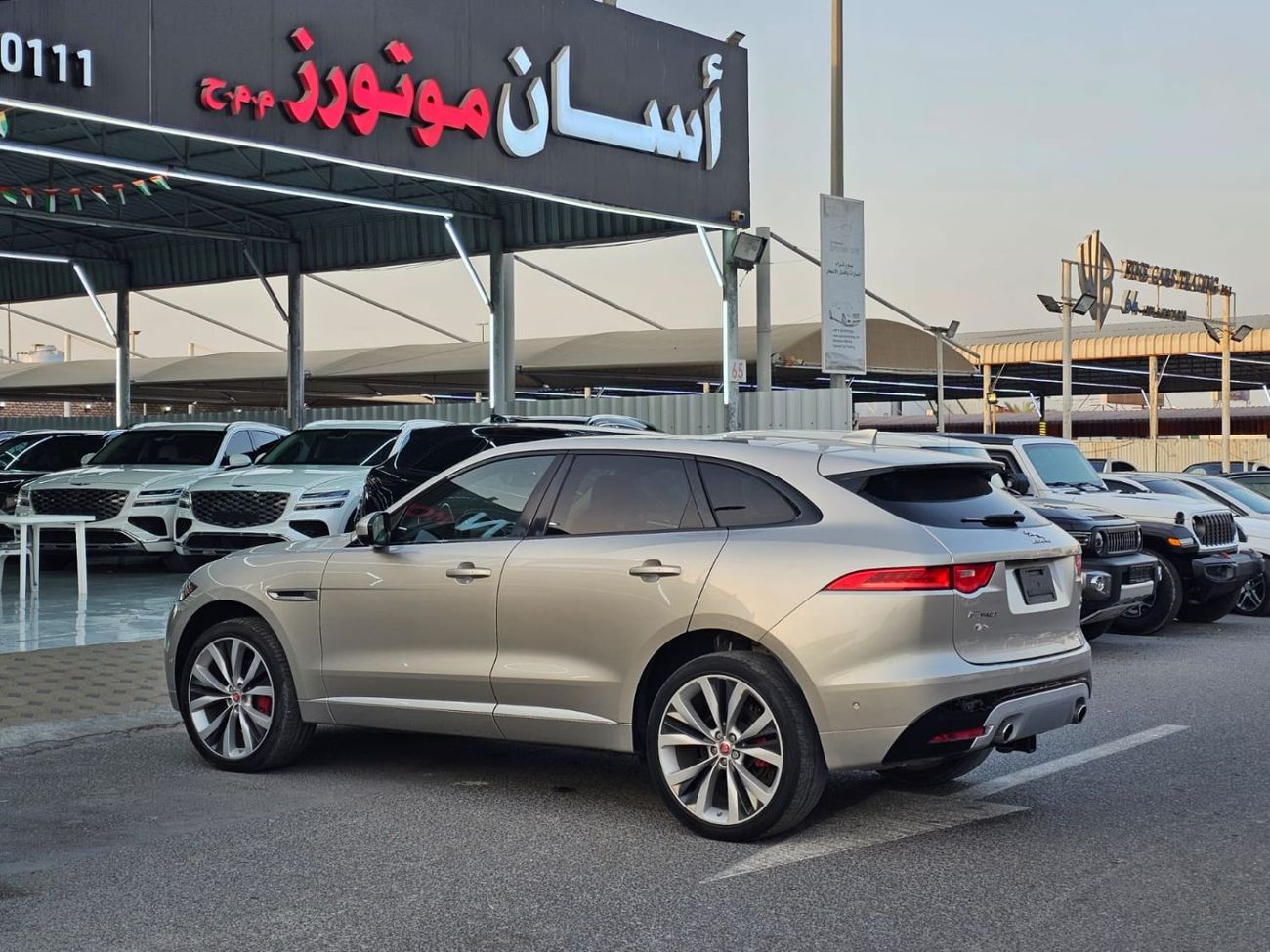 جاكوار F بيس S 3.0L (400 HP)