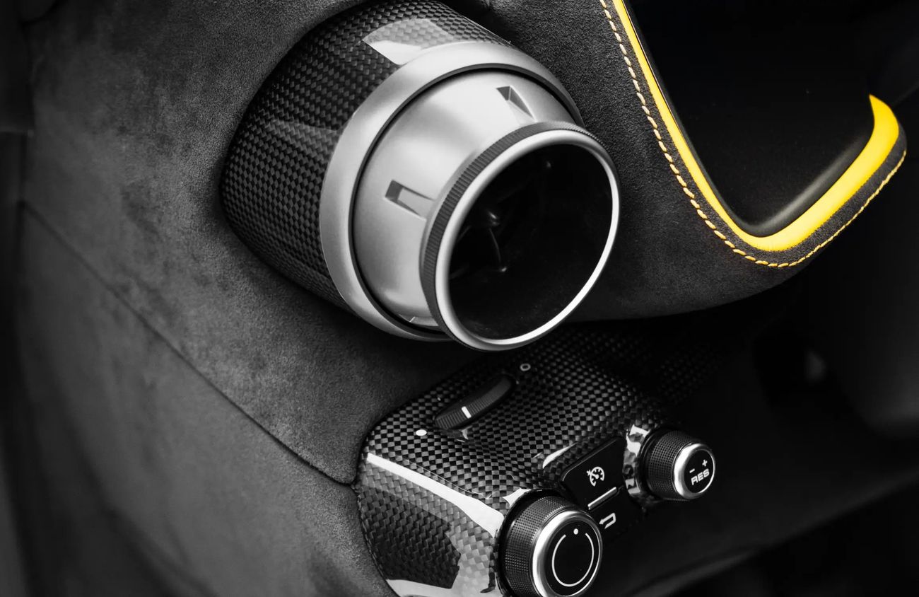 فيراري 812 كومبيتيزون 6.5L V12 Naturally Aspirated Engine