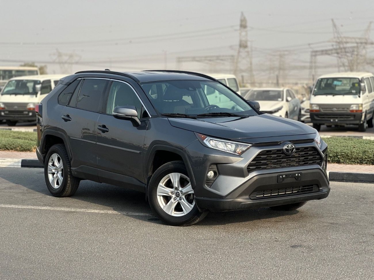 Toyota RAV4 XLE 4WD push start,leather seats 2021
