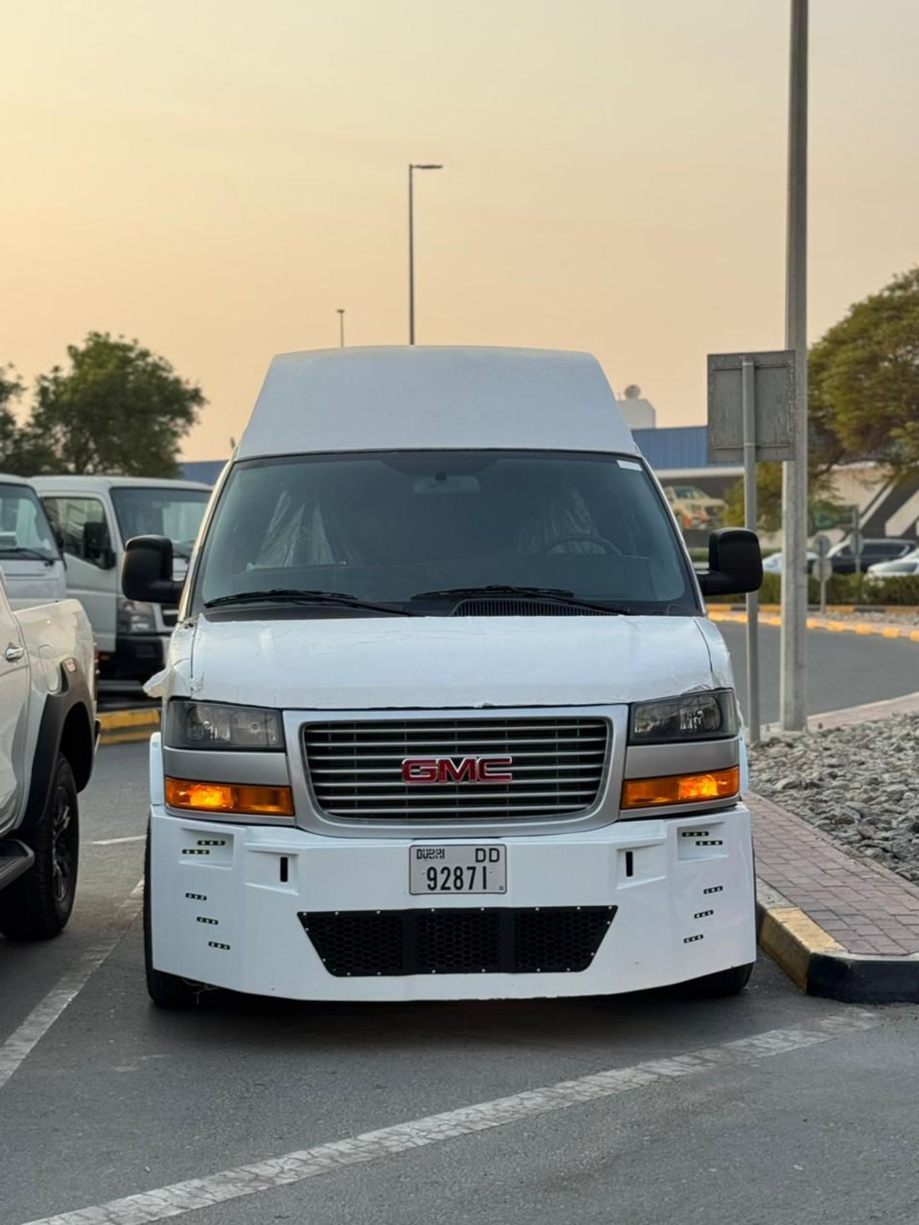 GMC Savana 6.6L V8 Petrol | 7” Touchscreen Display | Rear Vision Camera | High Roof Option | 7 STR