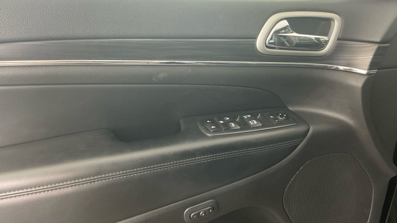 جيب جراند شيروكي Limited | upto AED 20,000 Ramadan Discount | شامل الضمان | 0 ﺪﻔﻋﺓ ﺃﻮﻟﻯ