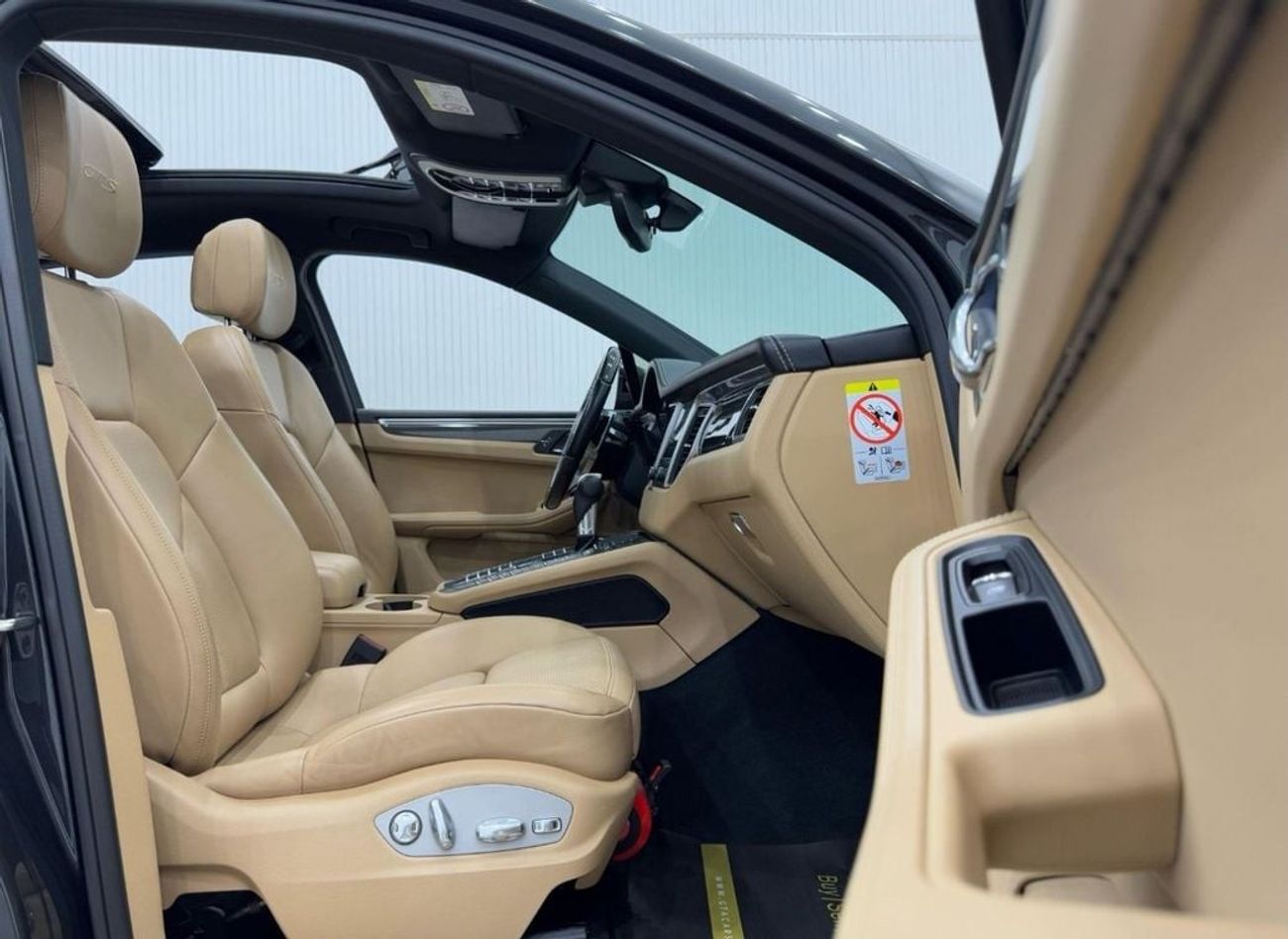 Porsche Macan GTS 2018 Porsche Macan GTS, Warranty, Service History, Excellent Condition, GCC