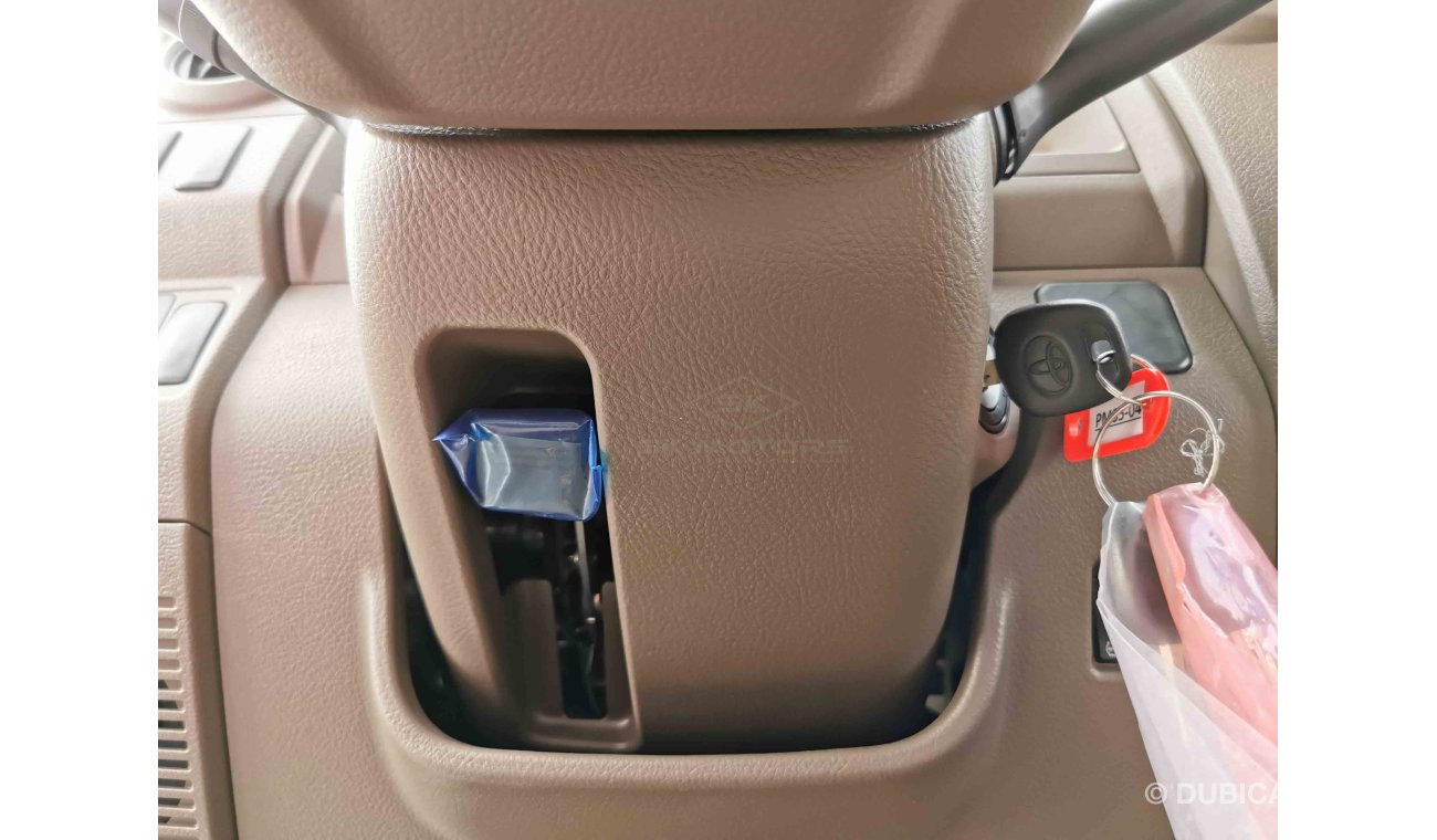 Toyota Land Cruiser Pick Up 4.5L V8 Diesel, 16" Tyre, Front Window Defrost Control, Dual Airbags, Fabric Seats (CODE # LCDC03)