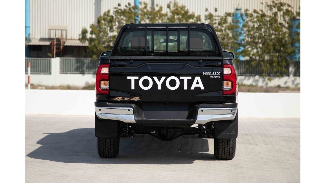 تويوتا هيلوكس تويوتا هيلوكس 4x4 DC 2.8 SR5 - أسود من الداخل عنابي
