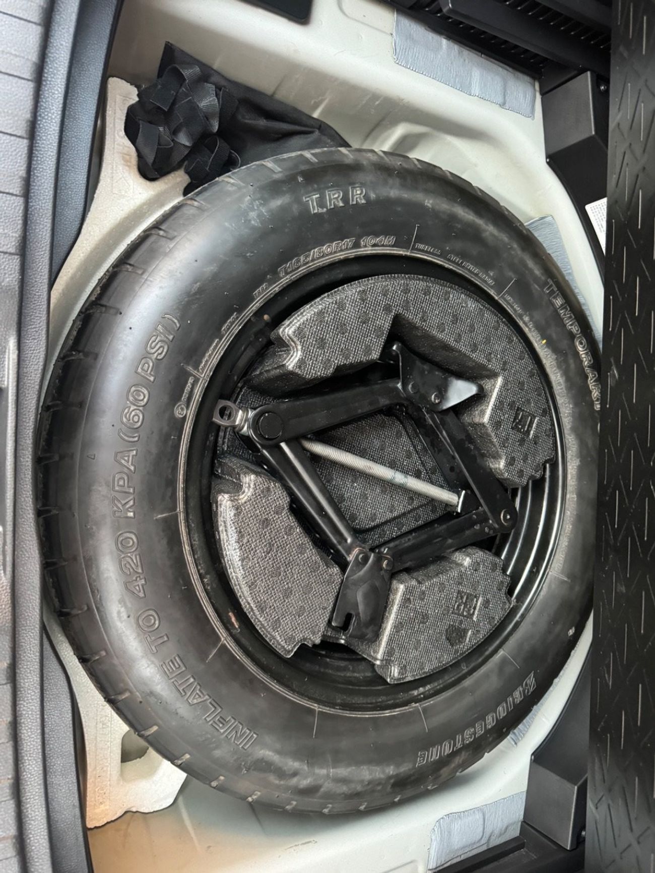 تويوتا راف ٤ 2021 XLE KEYLESS AWD 2.5L USA IMPORTED