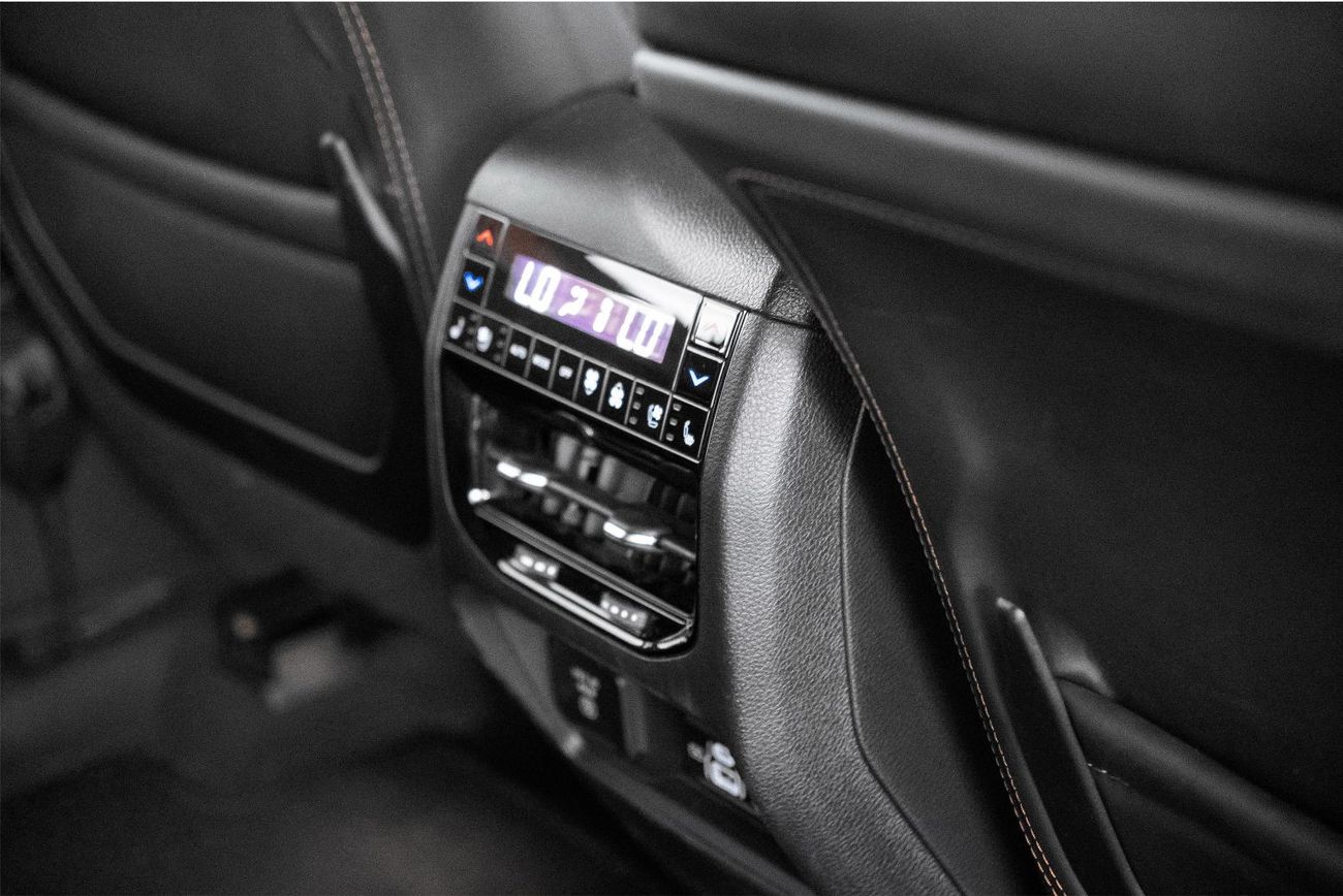 Jeep Grand Cherokee Summit 3.6L Summit 5.7L