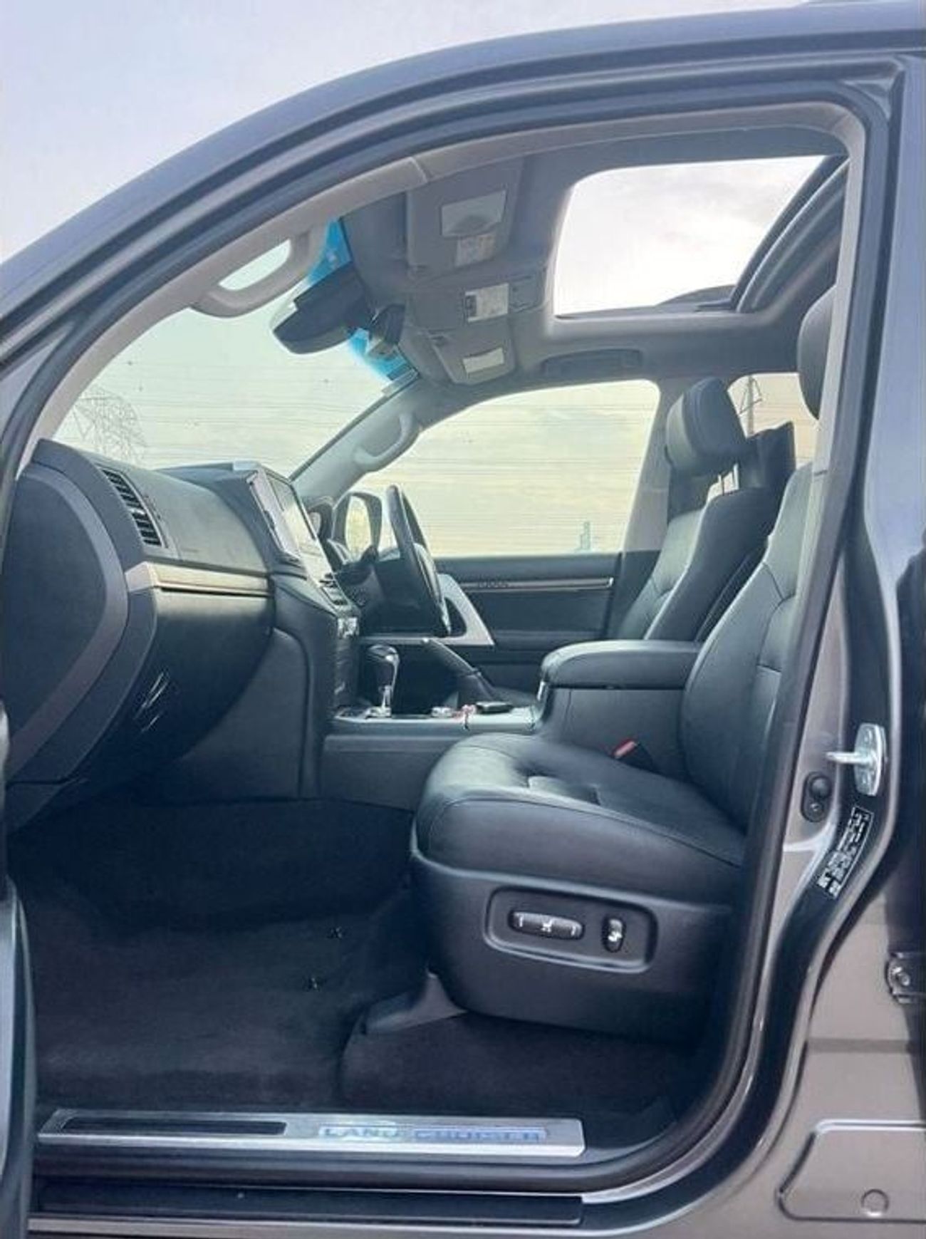 Toyota Land Cruiser diesel 4.5 liter right hand automatic sunroof cool box leather seats