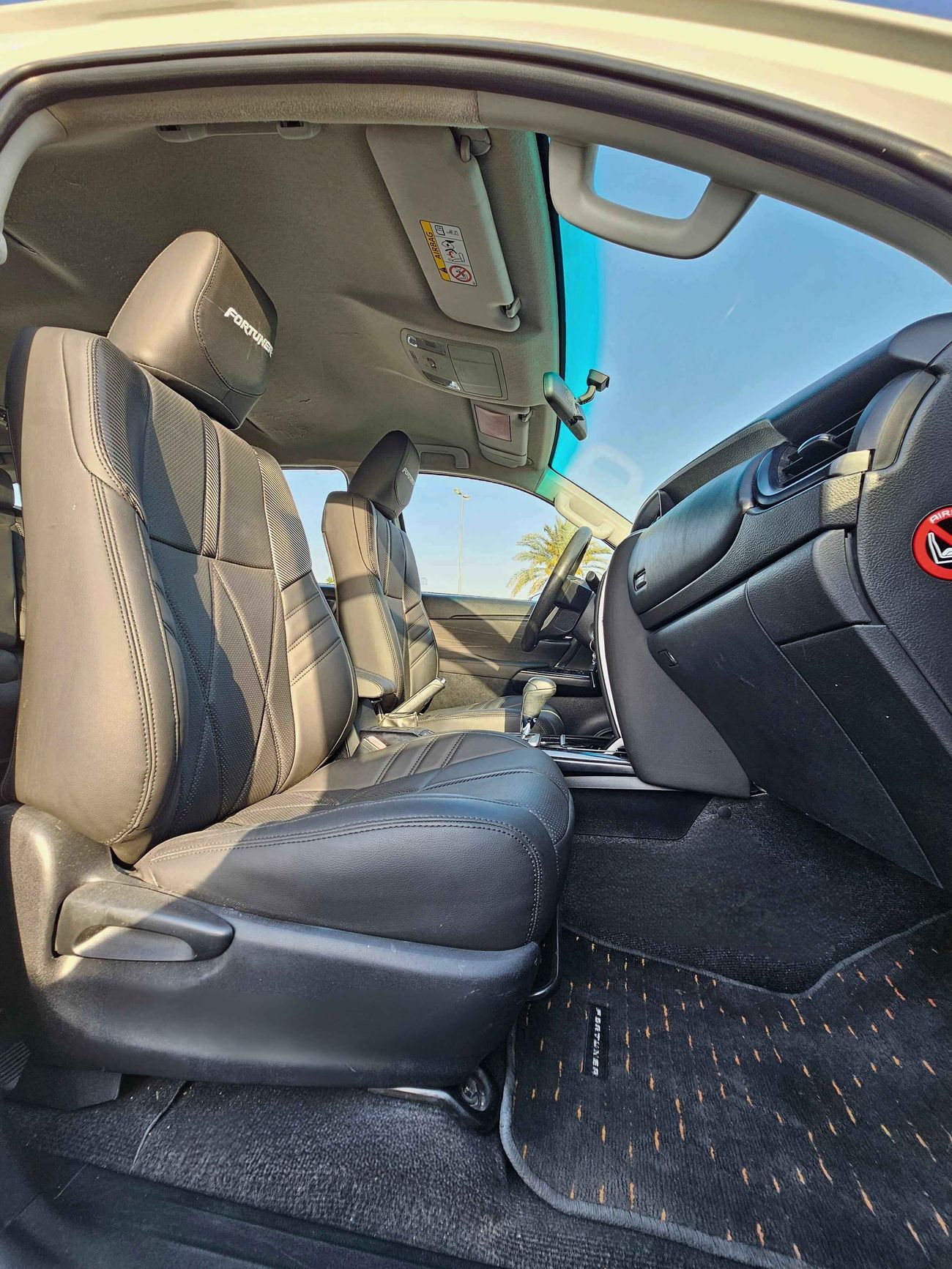 تويوتا فورتونر EXR V4/ 4WD/ DVD REAR CAMERA/ LEATHER SEATS/ LOT# 96570