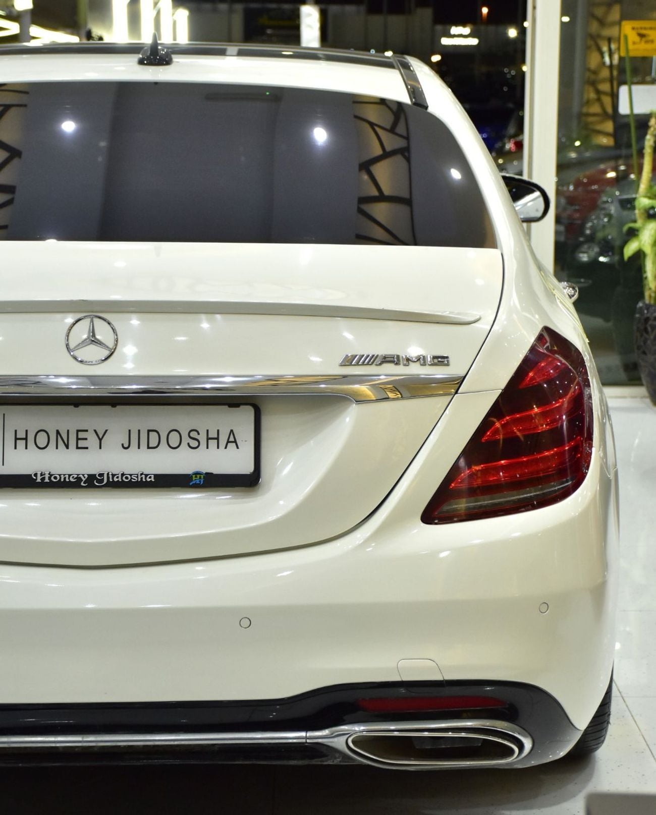 Mercedes Benz S550 EXCELLENT DEAL for our Mercedes Benz S550 ( 2016 Model ) in White Color American Specs