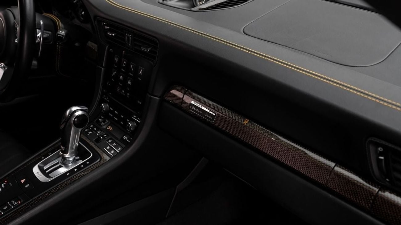 بورش 911 Turbo S Exclusive Series - 2018 - GCC Specs - Under Warranty