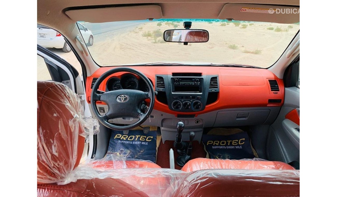 Toyota Hilux 2011 WHITE