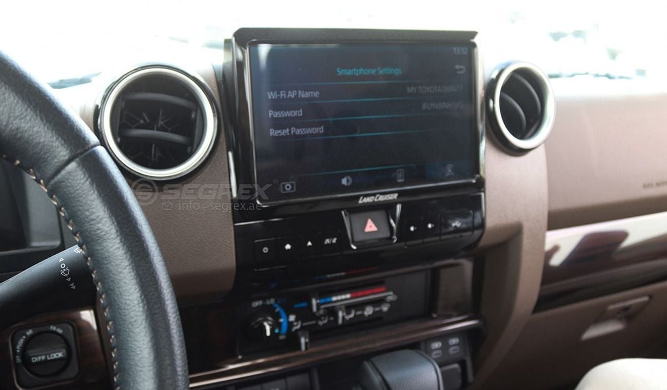 تويوتا لاند كروزر بيك آب LC79, Single Cabin, 4.0L Petrol 4WD 6-Speed Automatic | Brand New | 2025 Model | For Export