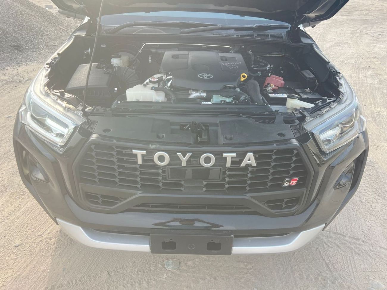 تويوتا هيلوكس DIESEL 2.8 L ,GR PORT ,2024 MODEL