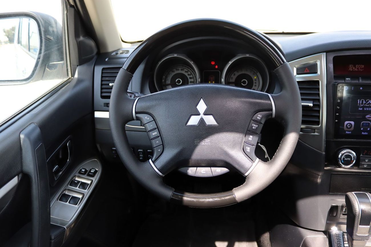 ميتسوبيشي باجيرو ميتسوبيشي باجيرو 2022 خليجى  بحالة ممتازة، مسافة 63,000 كم، بمحرك 3000 سى سى  6 سلندربسعر 67,000 دره