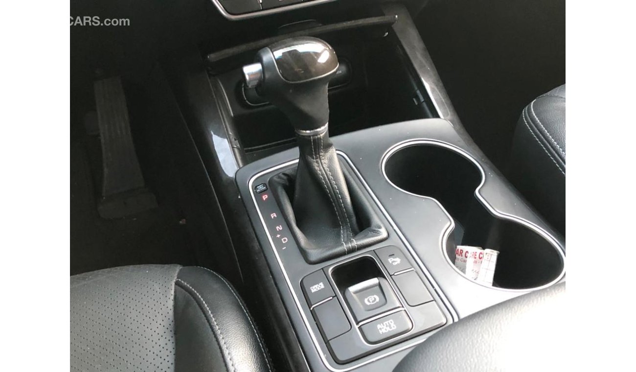 كيا سورينتو EX Full Option / Panoramic roof / Leather & Power Seats (CODE # 8984)