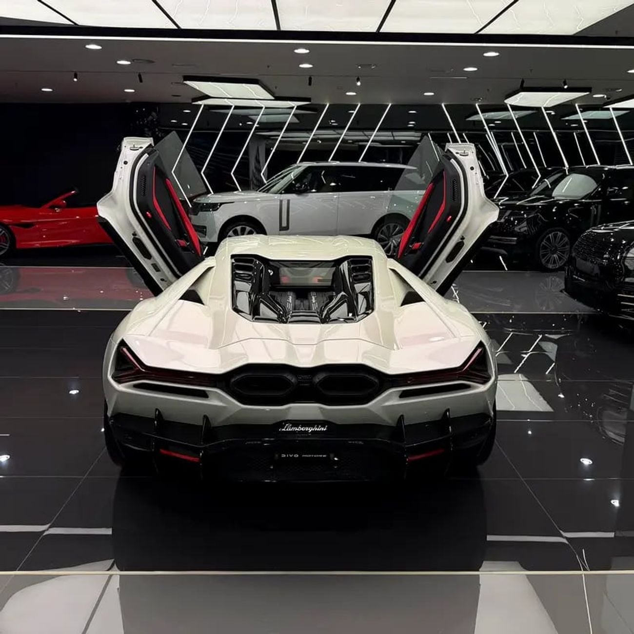 Lamborghini Revuelto PEARL WHITE