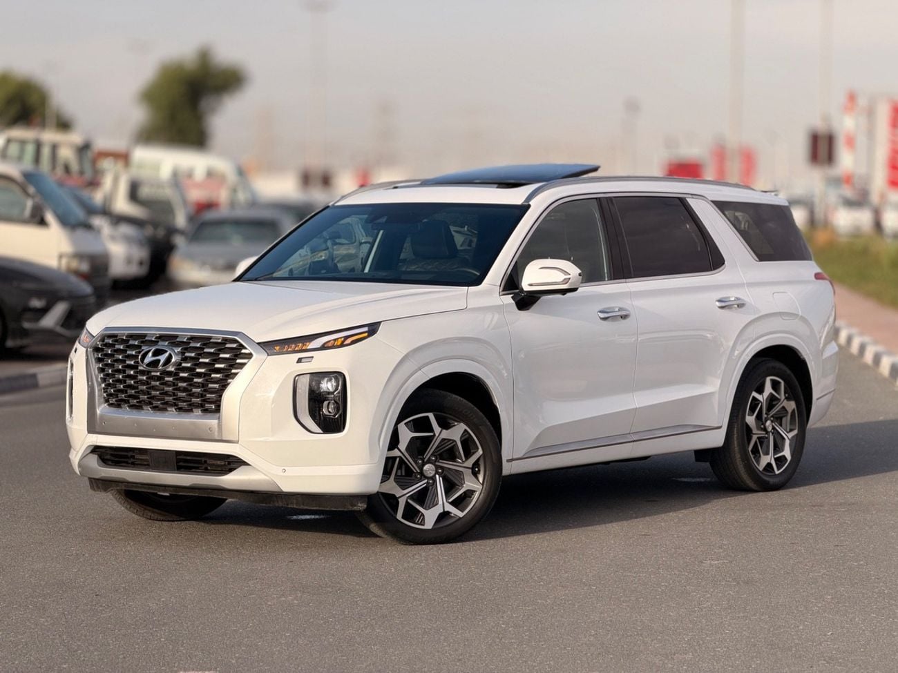 Hyundai Palisade Calligraphy 3.8L / panoramic, 360 camera // head up display full option