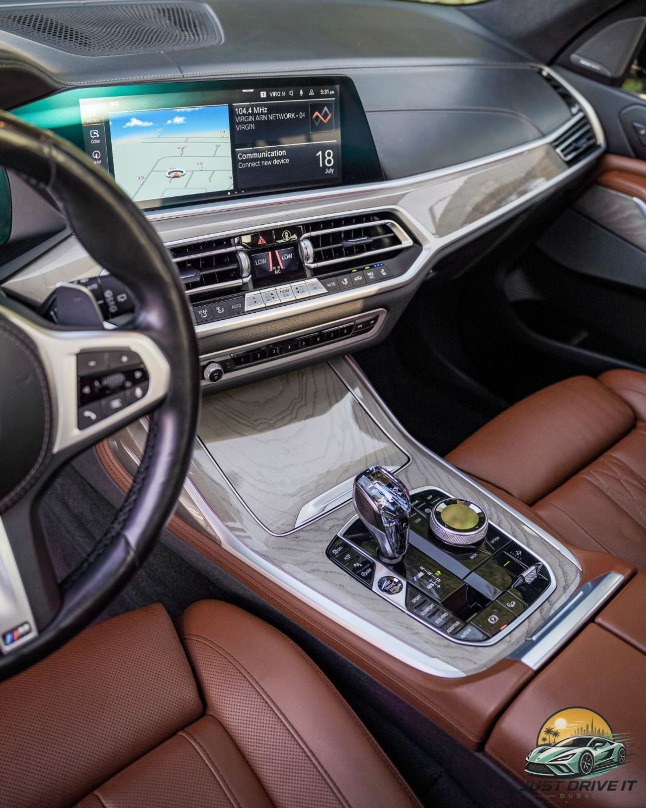 BMW X7 M50i