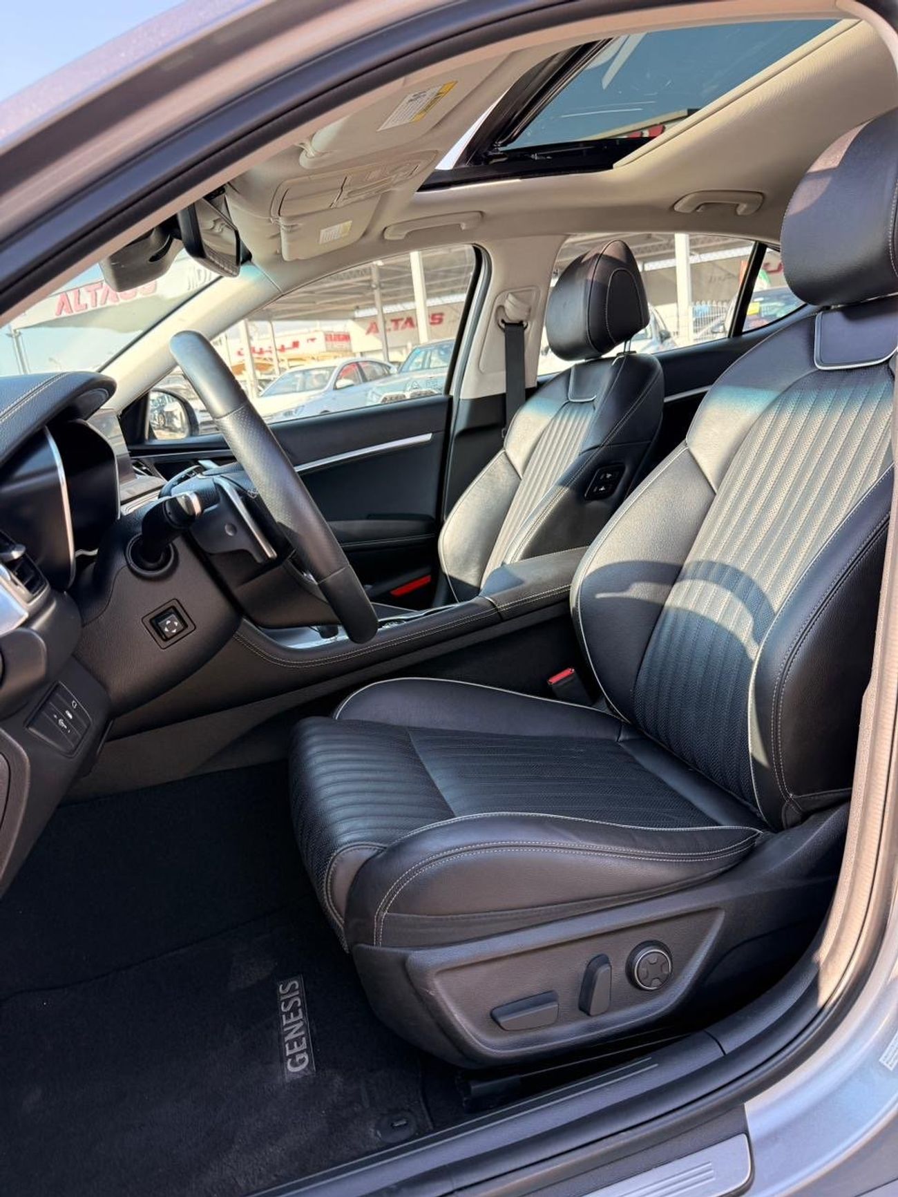 Genesis G70 Platinum 2.0L AWD