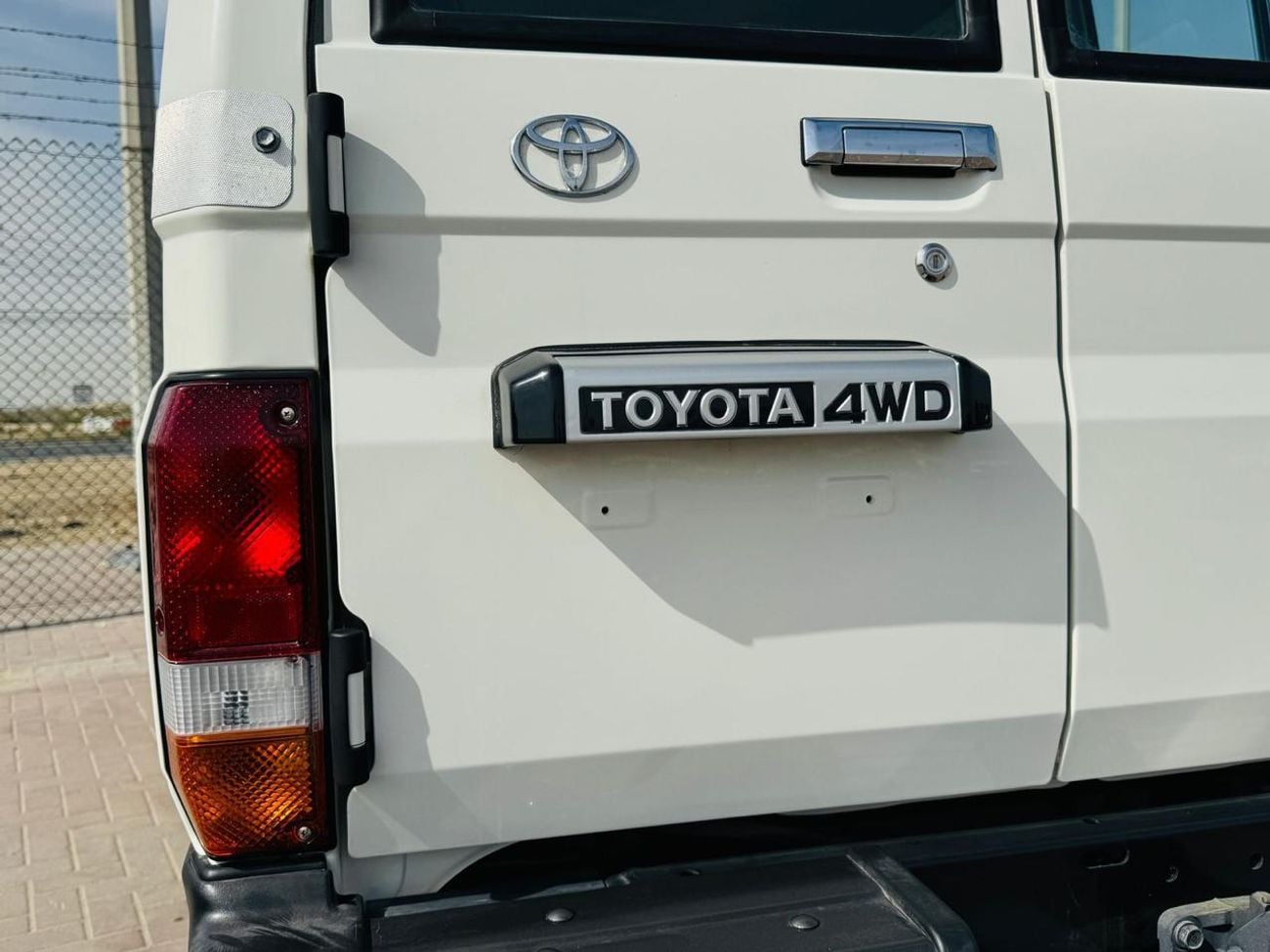 Toyota Land Cruiser 70 LC78 4.2 MT 2026 basic No diff lock