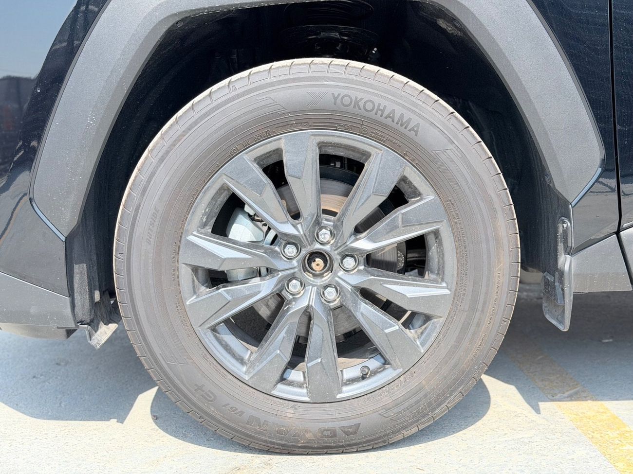 تويوتا راف ٤ XLE * الموديل: تويوتا RAV4 2026 * المحرك: 2.0 لتر بنزين * نوع الوقود: بنزين - يورو 4 * نظام الدفع: دفع ر
