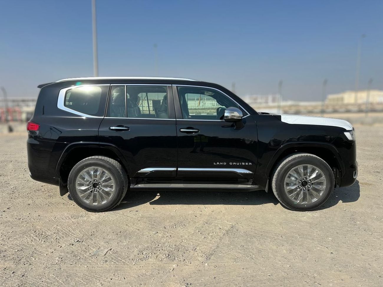 تويوتا لاند كروزر 2026 Toyota Land Cruiser LC300 VX 4.0L Petrol AT