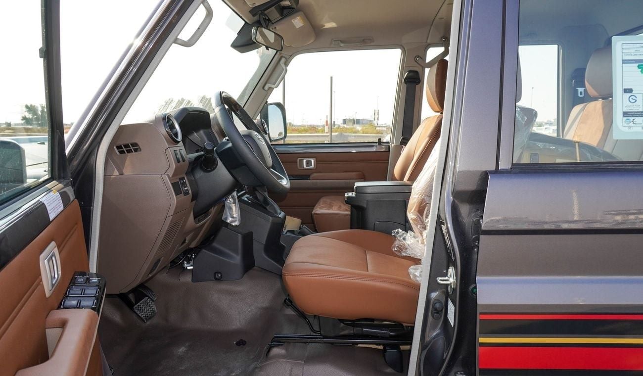 Toyota Land Cruiser Pick Up LX 4.0L V6 A/T