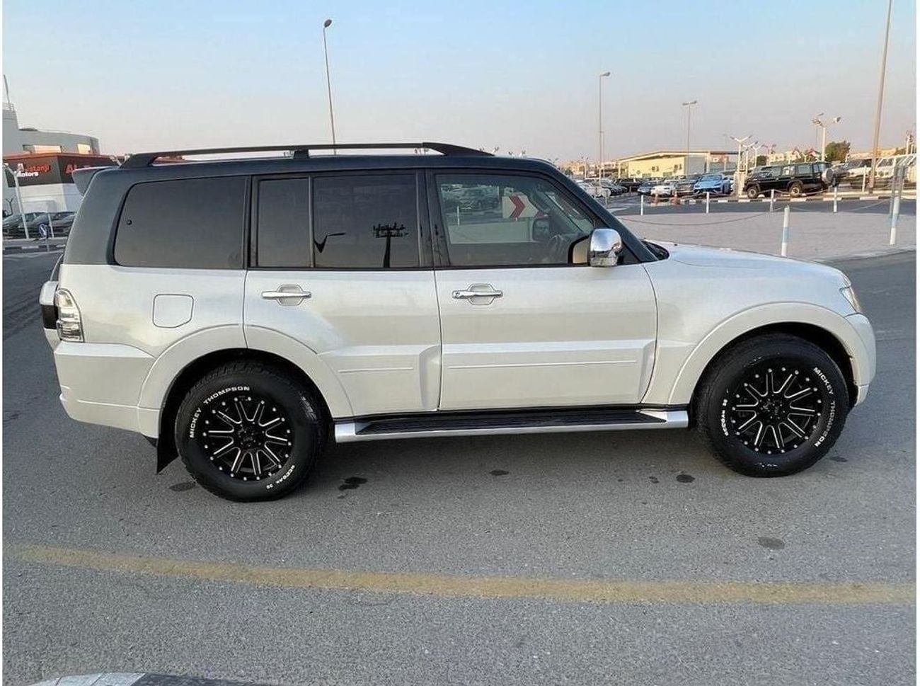 Mitsubishi Pajero Diesel 3.2 Liter Right Hand Drive Automatic Sunroof  Leather seats