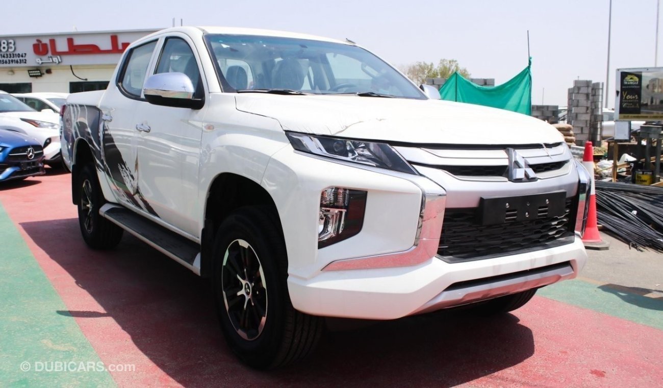 ميتسوبيشي L200 Mitsubishi L200 pick up DOUBLE CAB , White color ,, A/T ,, 2.4L Diesel ,, Chrome Packedg V4