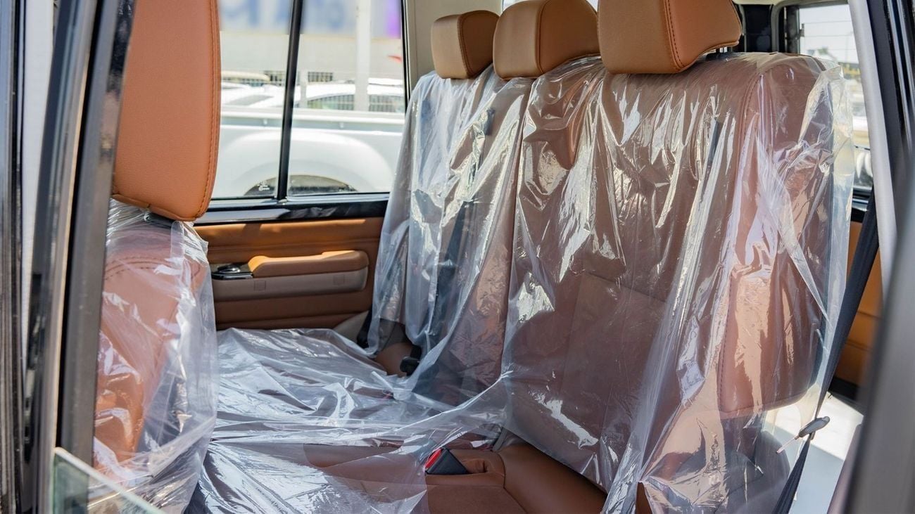 تويوتا لاند كروزر 70 2025 Toyota Land Cruiser LC 76 4.0L AT Petrol (Black)