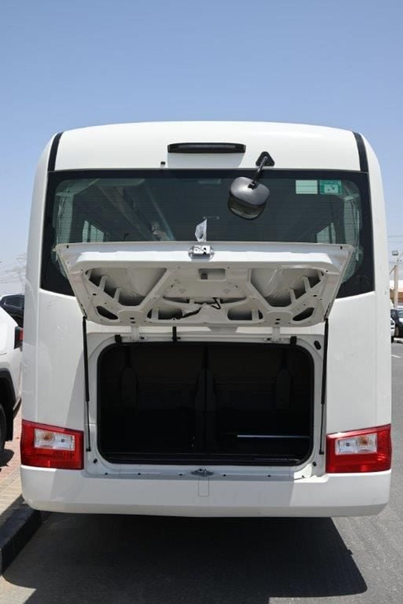 تويوتا كوستر DLX 22 SEATER 4.0L DIESEL MANAUL