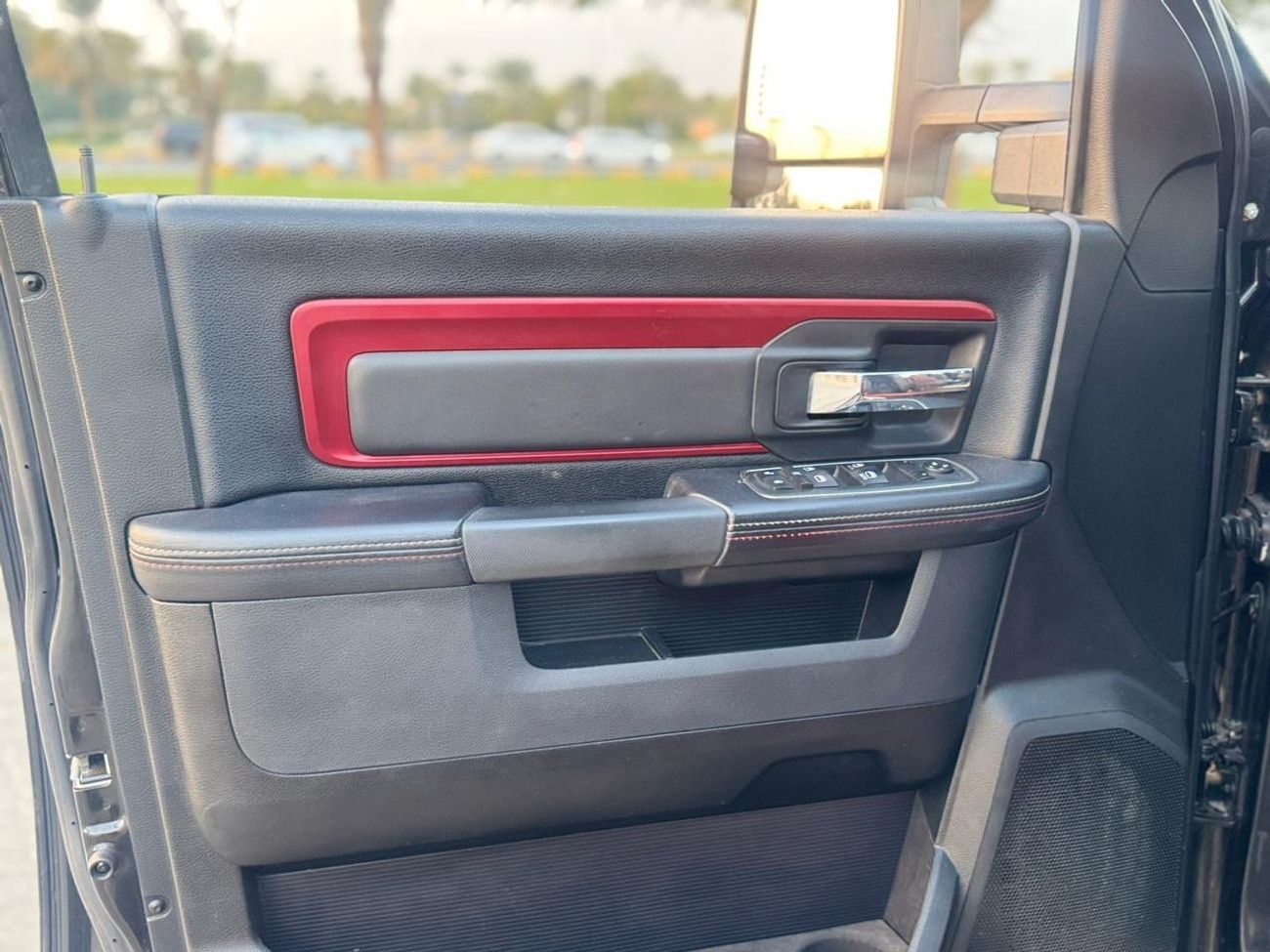 Dodge Ram Van DODGE RAM 1500 HEMI 5.7 LIMITED MODEL 2016