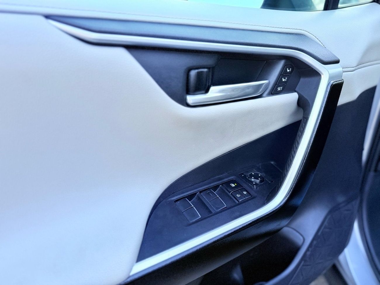 تويوتا راف ٤ Limited 2020 Model Full Option with Radar Very Clean And Perfect Condition