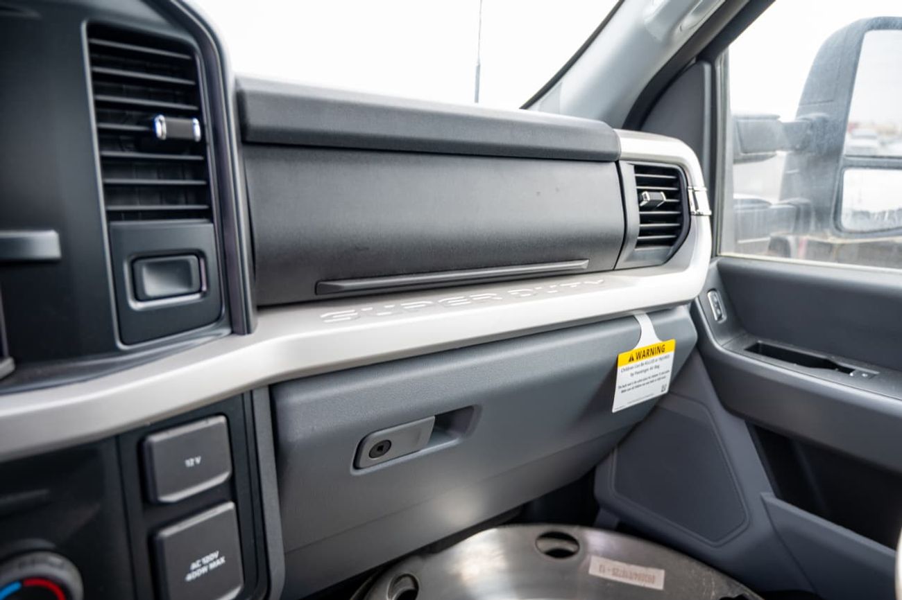 فورد F 550 Super duty XLT | 6.7L Power Stroke V8 Turbo Diesel | 4x4 | Automatic