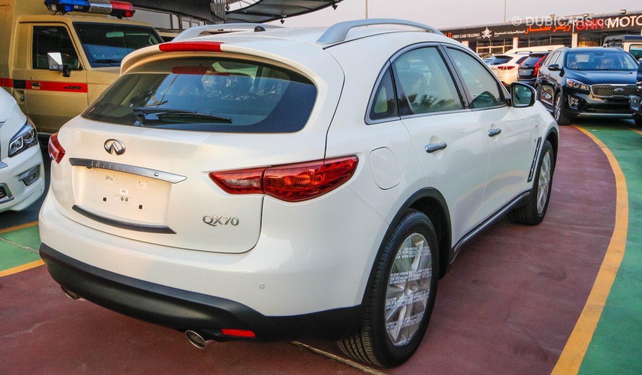 Infiniti QX70